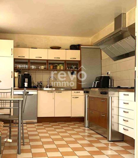 Image No.8-4 Bed House for sale