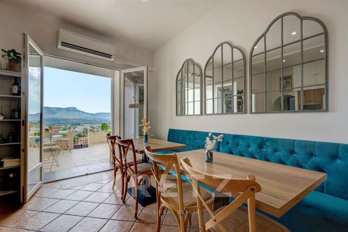 Image No.5-6 Bed House for sale