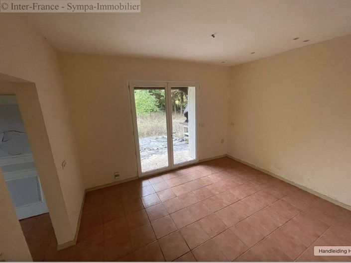 Image No.9-5 Bed House for sale