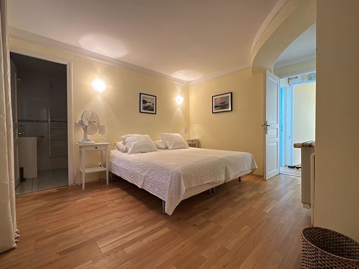 Image No.15-5 Bed House for sale