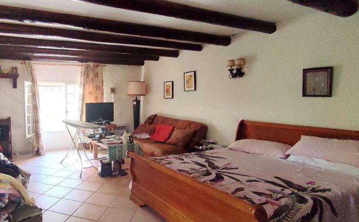 Image No.17-5 Bed House for sale