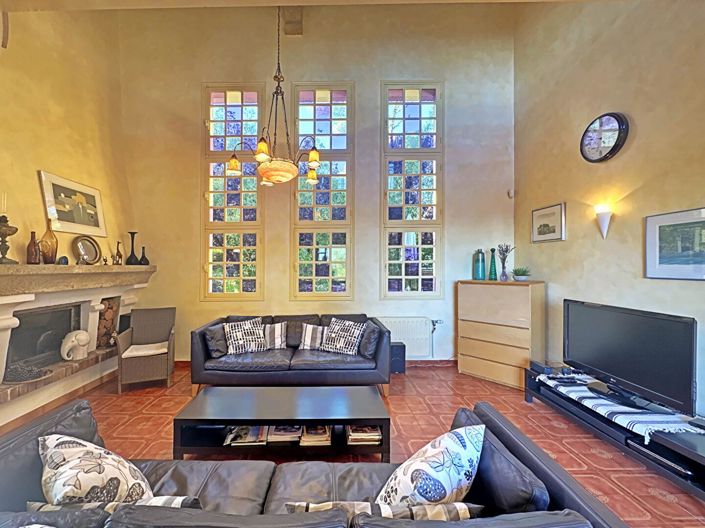 Image No.9-5 Bed House for sale