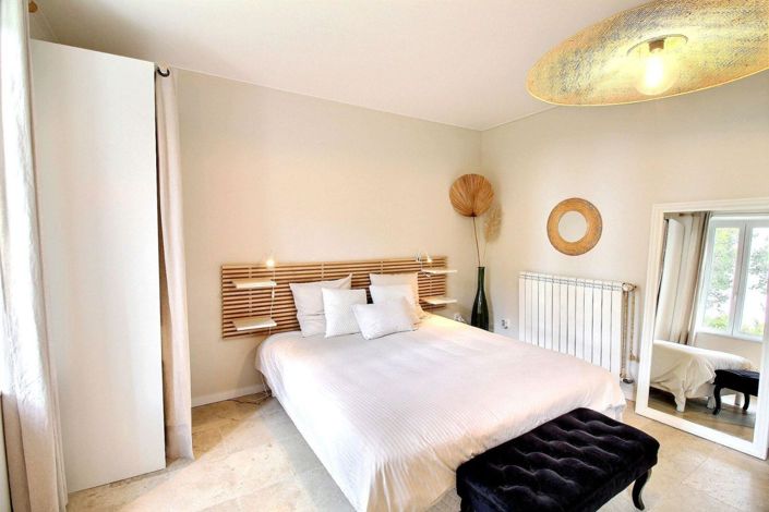 Image No.5-12 Bed House for sale