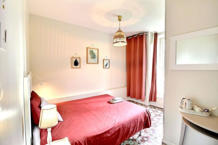 Image No.7-12 Bed House for sale