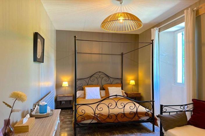 Image No.9-12 Bed House for sale