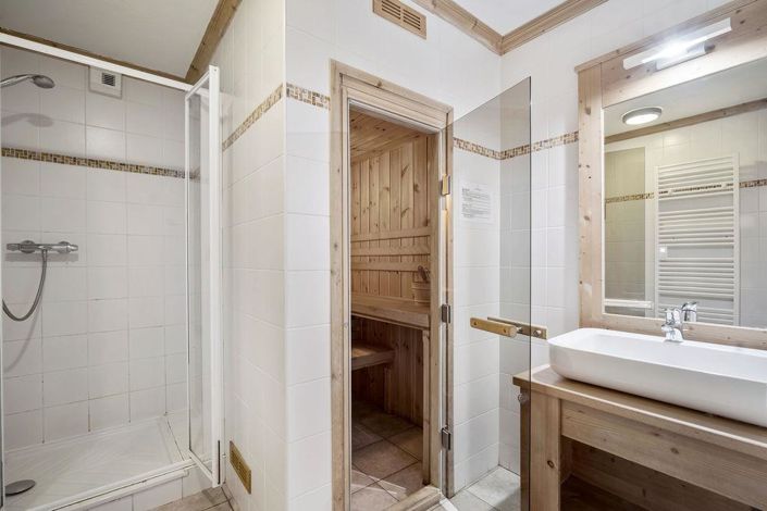 Image No.11-6 Bed Apartment for sale