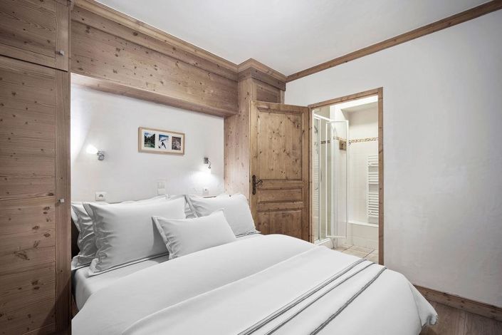 Image No.13-6 Bed Apartment for sale