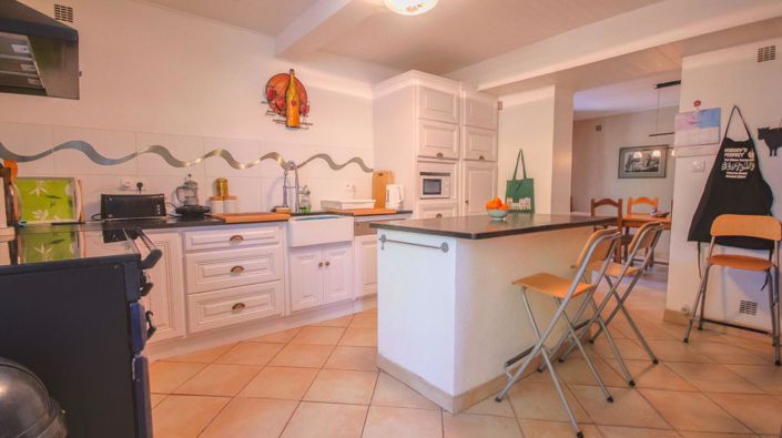 Image No.10-5 Bed Property for sale