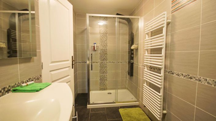 Image No.13-5 Bed Property for sale