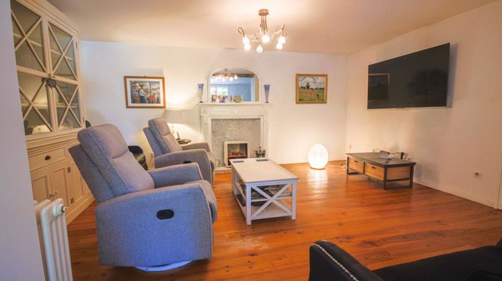 Image No.9-5 Bed Property for sale