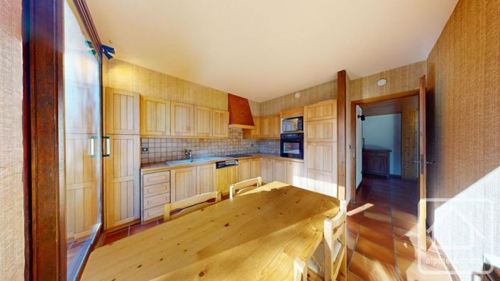 Image No.21-5 Bed Property for sale