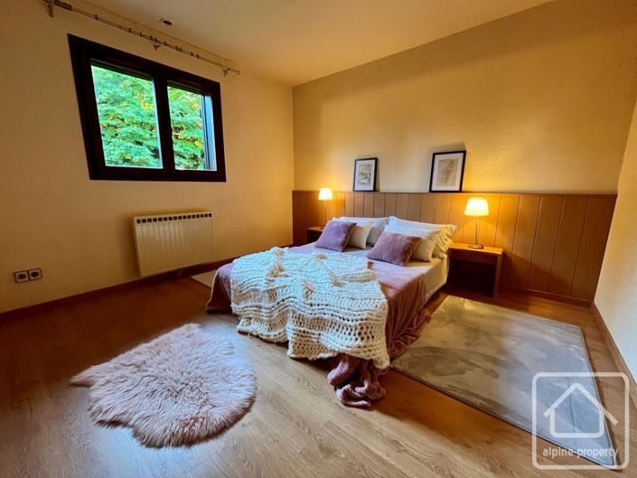 Image No.3-5 Bed Property for sale