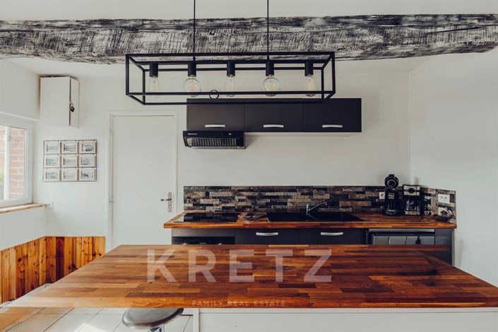 Image No.7-8 Bed House for sale