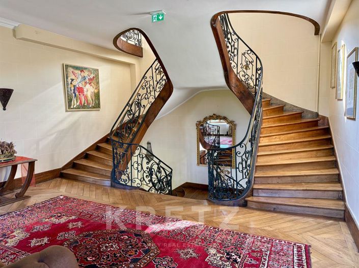 Image No.11-22 Bed Property for sale