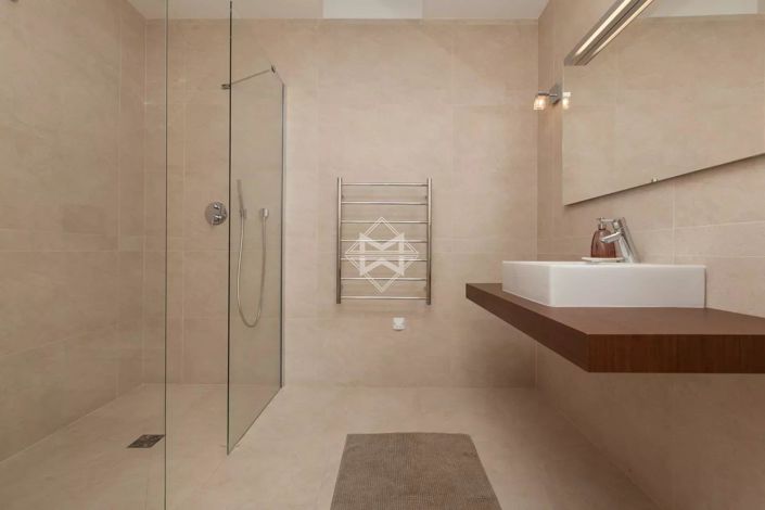 Image No.10-5 Bed House for sale