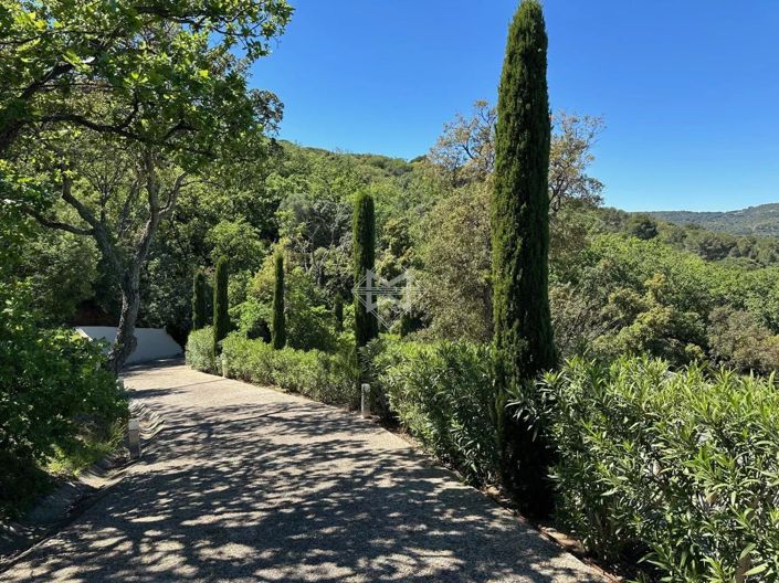 Image No.11-5 Bed House for sale