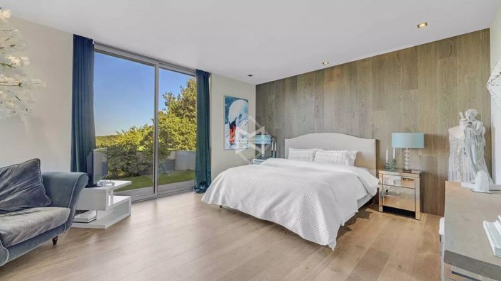 Image No.13-5 Bed House for sale