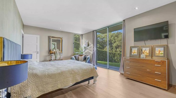 Image No.15-5 Bed House for sale