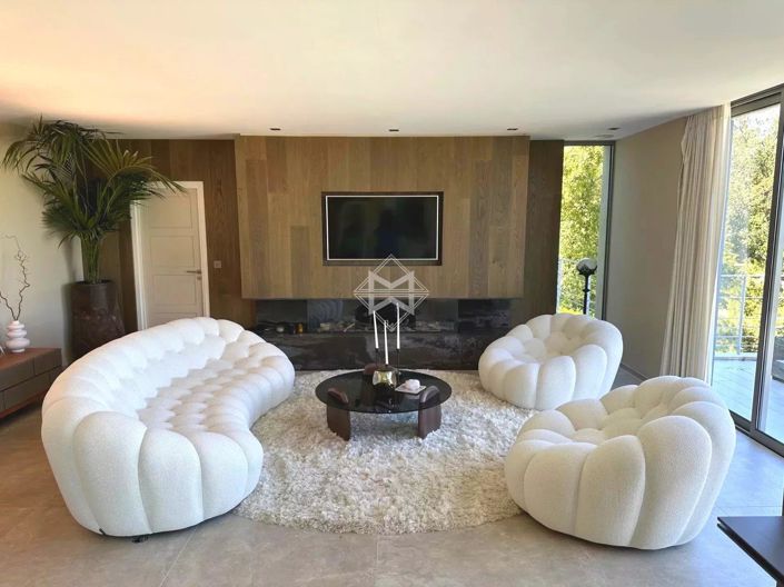 Image No.5-5 Bed House for sale