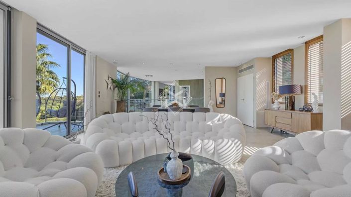 Image No.7-5 Bed House for sale