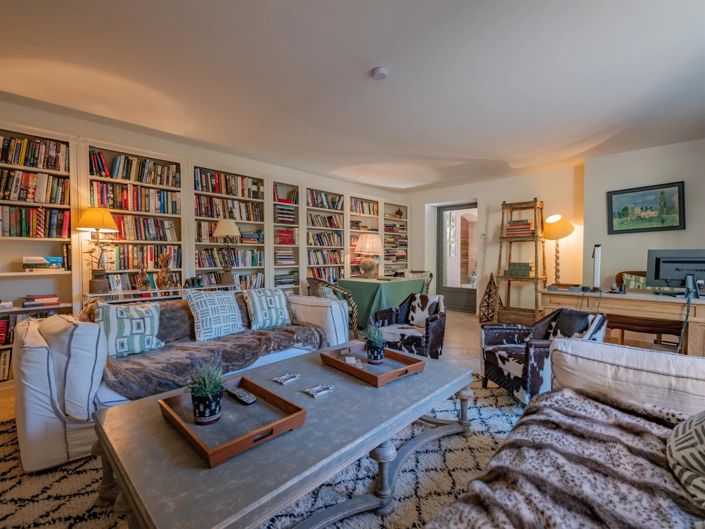 Image No.10-7 Bed House for sale