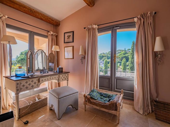 Image No.20-7 Bed House for sale