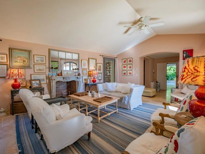 Image No.7-7 Bed House for sale