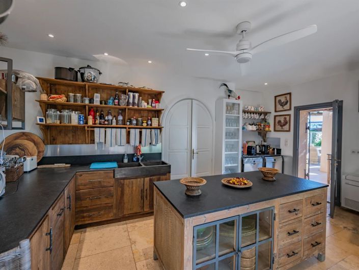 Image No.8-7 Bed House for sale