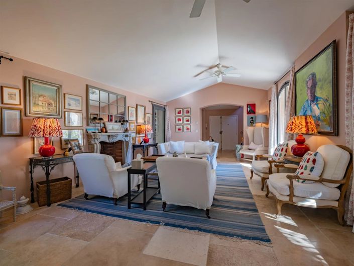 Image No.9-7 Bed House for sale