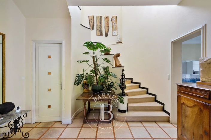 Image No.13-7 Bed House for sale