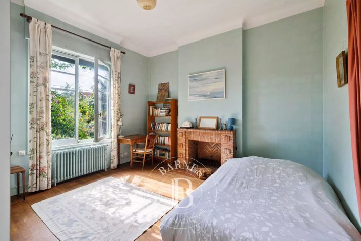 Image No.21-7 Bed House for sale