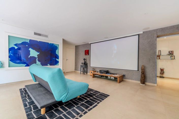 Image No.18-4 Bed House for sale