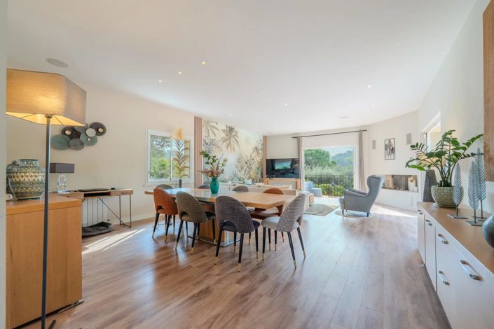 Image No.9-4 Bed House for sale