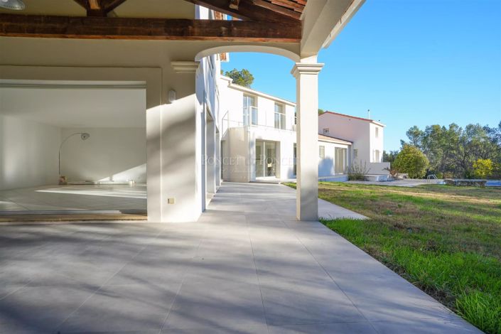 Image No.2-6 Bed House for sale