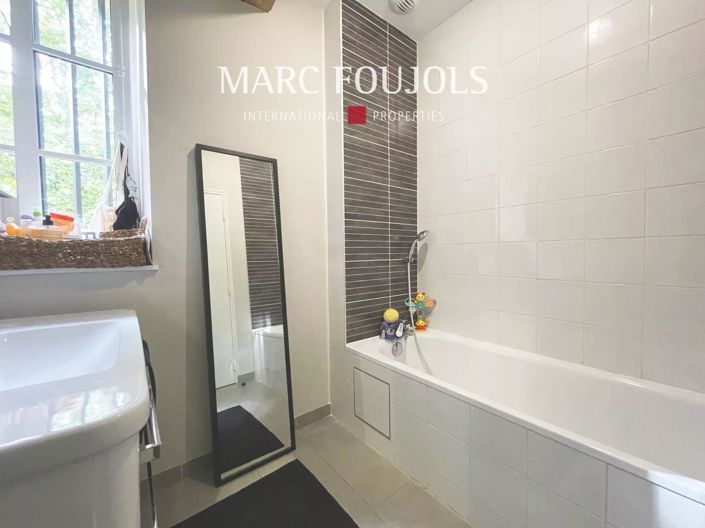 Image No.10-3 Bed House for sale