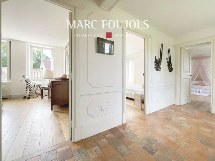 Image No.19-8 Bed House for sale