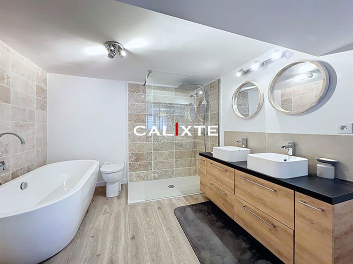 Image No.11-3 Bed House for sale