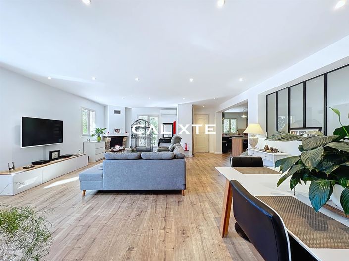 Image No.6-3 Bed House for sale