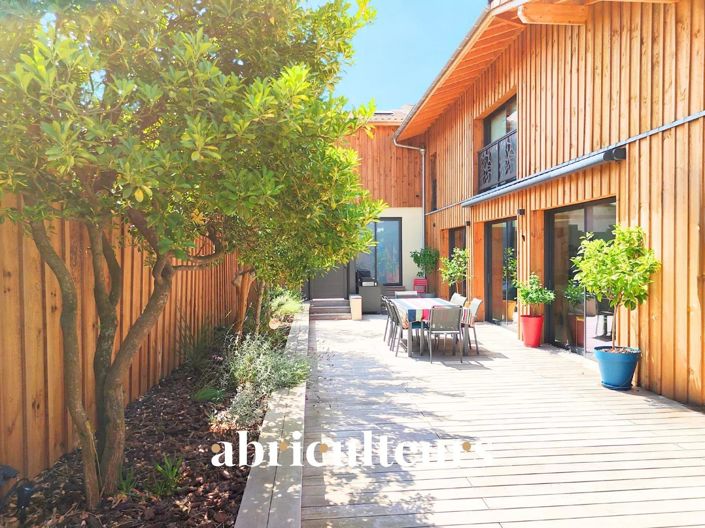 Image No.15-5 Bed House for sale