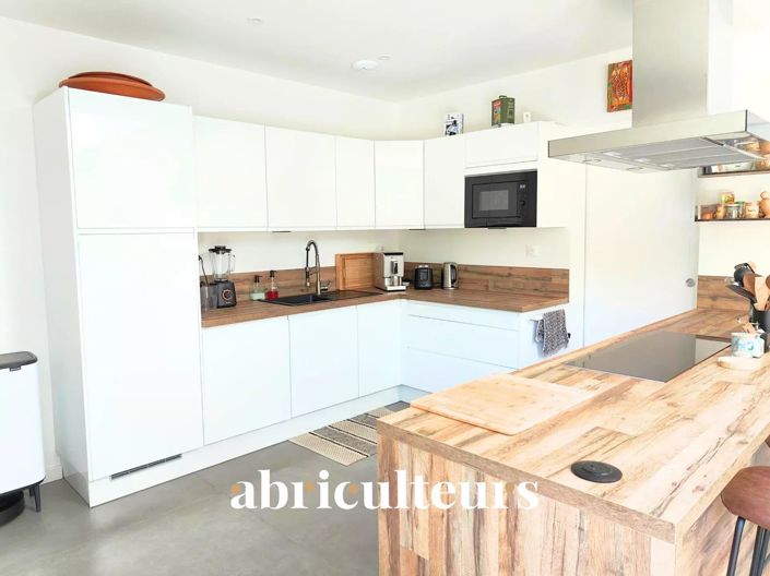 Image No.5-5 Bed House for sale