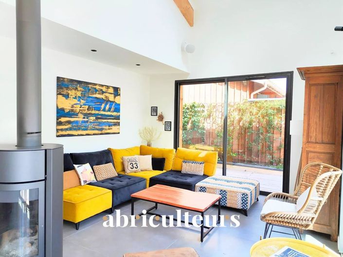 Image No.7-5 Bed House for sale