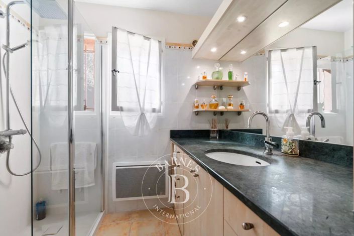 Image No.7-3 Bed House for sale