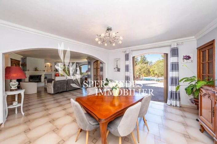 Image No.6-5 Bed House for sale