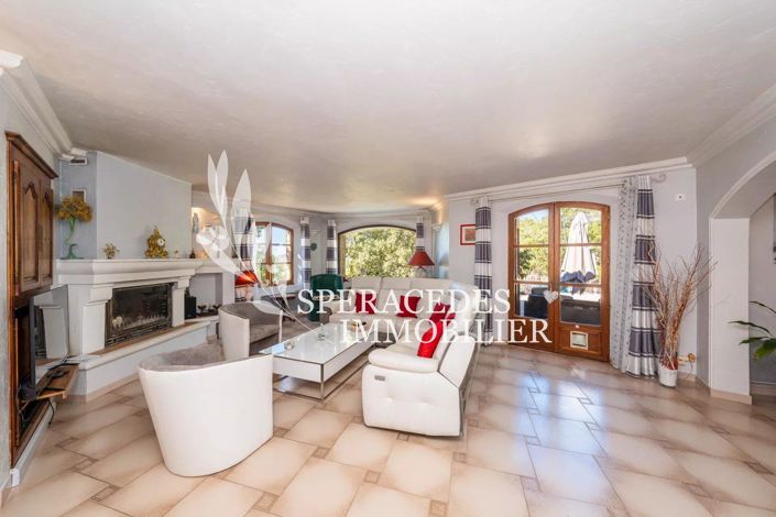 Image No.7-5 Bed House for sale