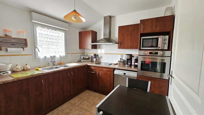 Image No.8-2 Bed House for sale