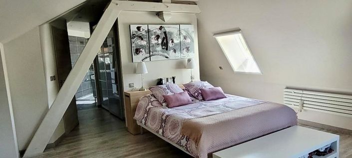 Image No.10-6 Bed House for sale