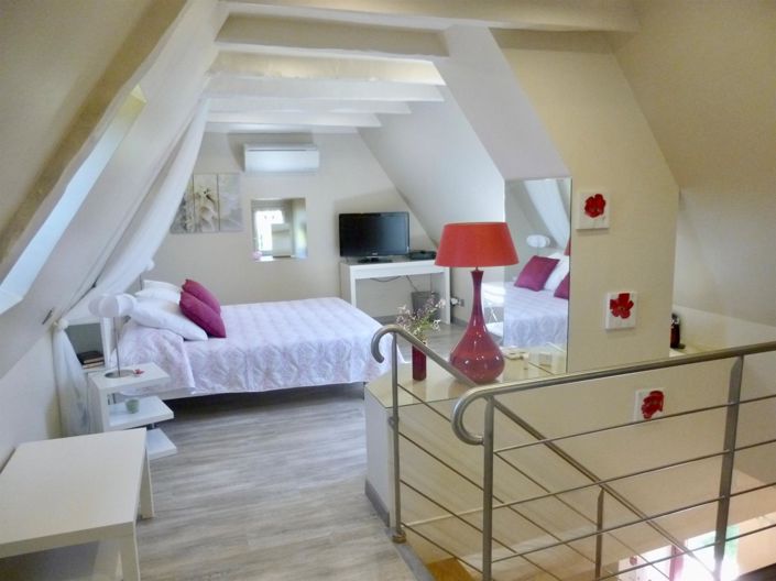 Image No.6-6 Bed House for sale