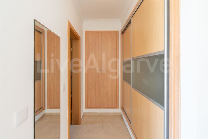 Image No.28-4 Bed House for sale