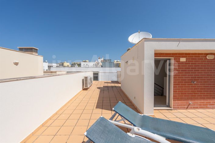 Image No.42-4 Bed House for sale