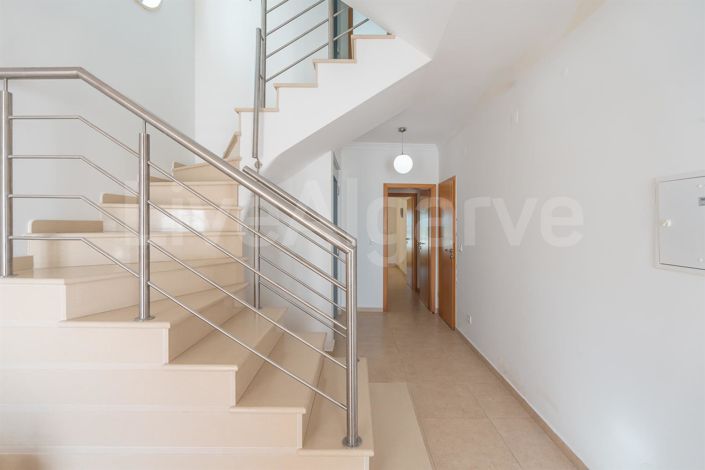 Image No.44-4 Bed House for sale